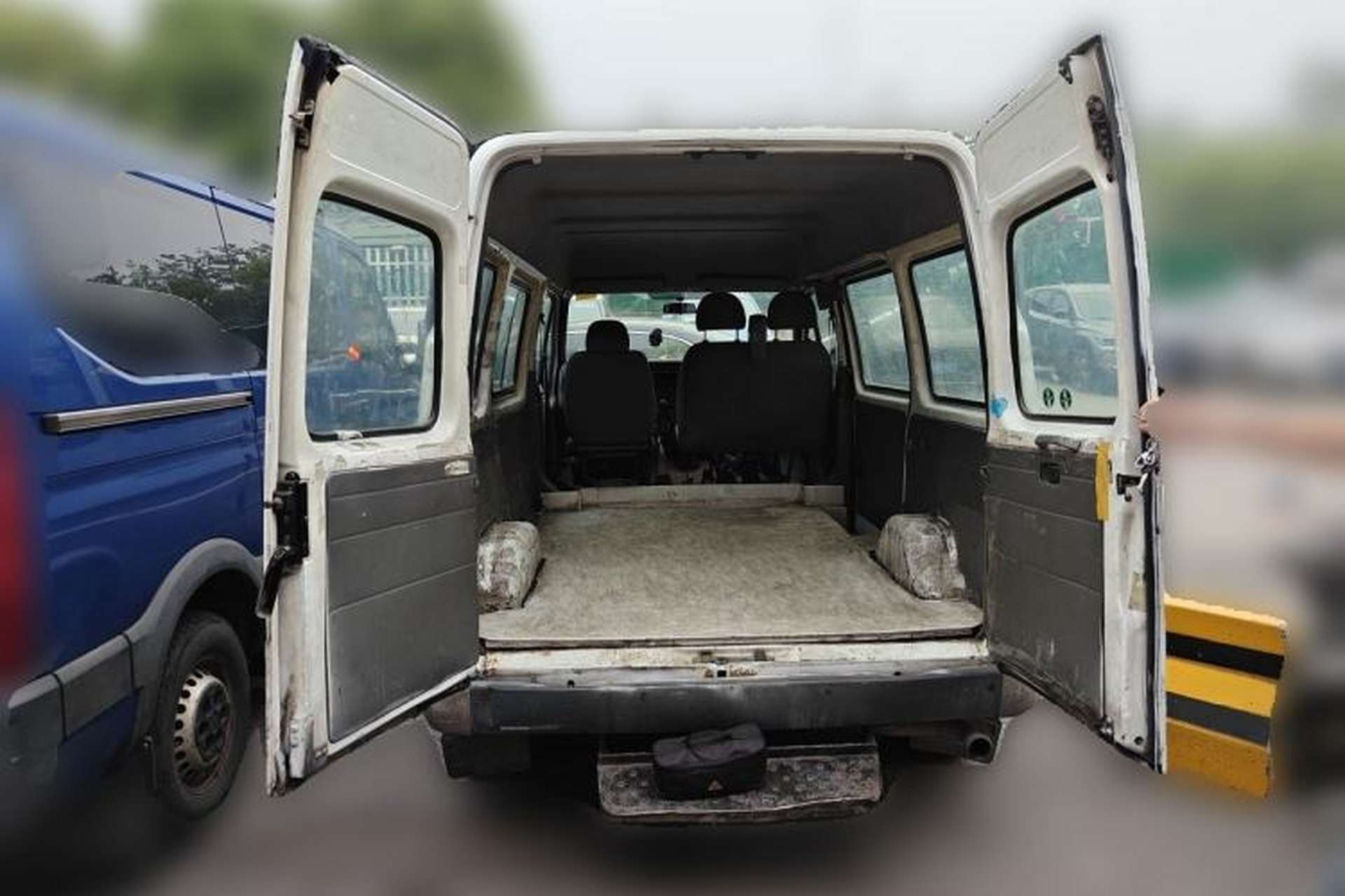 Used Ford Classic Transit 2013 2.8T Diesel Van Short Wheelbase Mid-Roof Model JX493ZLQ3A Trunk