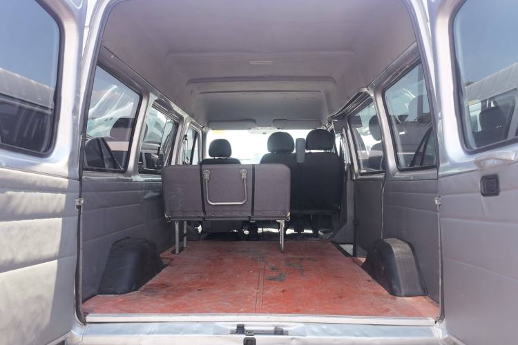 Used Ford Classic Transit 2013 2.8T Diesel Logistics Model with Short Wheelbase and Mid-Roof JX493ZLQ4 Trunk