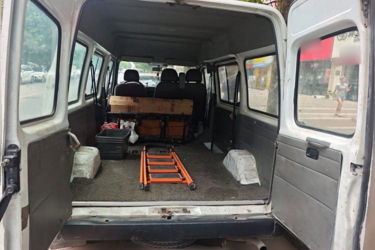 Used Ford Classic Transit 2013 2.8T Revised Diesel Standard Version with Short Wheelbase and Mid-Roof – JX493ZLQ4 Trunk