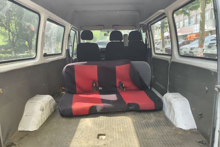 Used Ford Classic Transit 2013 2.8T Diesel Logistics Model with Short Wheelbase and Mid-Roof JX493ZLQ4 Trunk