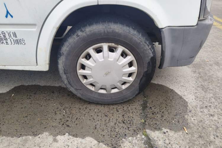 Used Ford Classic Transit  Right Front Wheel Hub