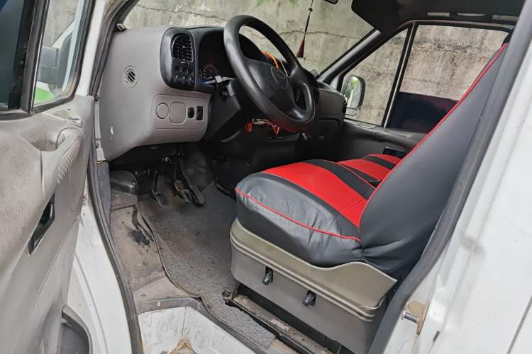 Used Ford Classic Transit 2015 2.8T Diesel Multi-Function Vehicle Short Wheelbase 6-Seater Mid-Roof Edition JX493ZLQ4 Driver Seat
