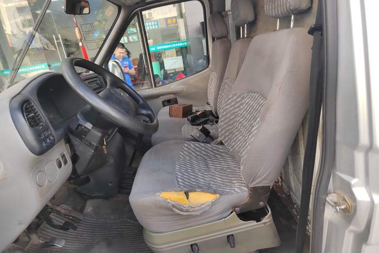 Used Ford Classic Transit 2015 2.8T Diesel Van Short Wheelbase 3-Seater Mid-Roof Short Body – JX493ZLQ4 Left Front Seat