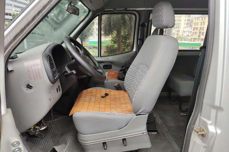 Used Ford Classic Transit 2015 2.4L Gasoline Multi-Function Vehicle Long Wheelbase 6-Seater Mid-Roof Model 4G64S4N Left Front Seat
