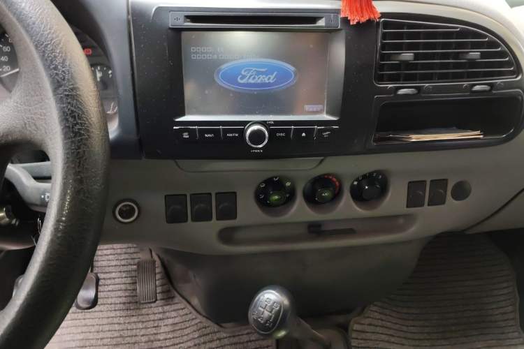 Used Ford Classic Transit 2015 2.8T Short-Wheelbase 12-Seater Mid-Roof Bus JX493ZLQ4 Audio And AC Panel