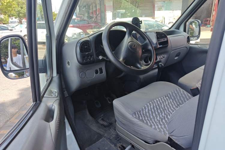 Used Ford Classic Transit 2015 2.8T Diesel Multi-Function Vehicle Short Wheelbase 6-Seater Mid-Roof Edition JX493ZLQ4 Driver Seat