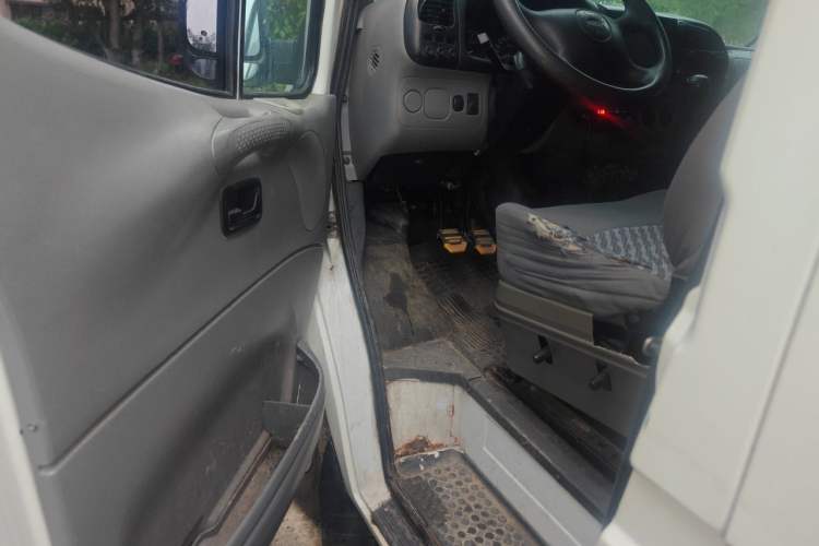 Used Ford Classic Transit 2015 2.8T Diesel Multi-Function Long-Wheelbase 6-Seater Mid-Roof JX493ZLQ4 Driver Seat