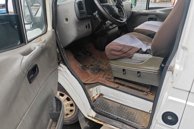 Used Ford Classic Transit 2015 2.4L Gasoline Multi-Function Vehicle Long Wheelbase 6-Seater Mid-Roof Model 4G64S4N Driver Seat