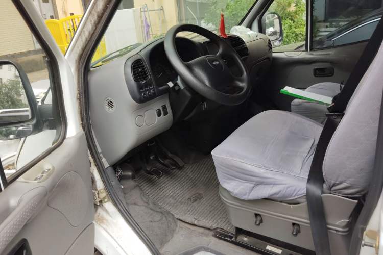 Used Ford Classic Transit 2015 2.8T Short-Wheelbase 12-Seater Mid-Roof Bus JX493ZLQ4 Driver Seat