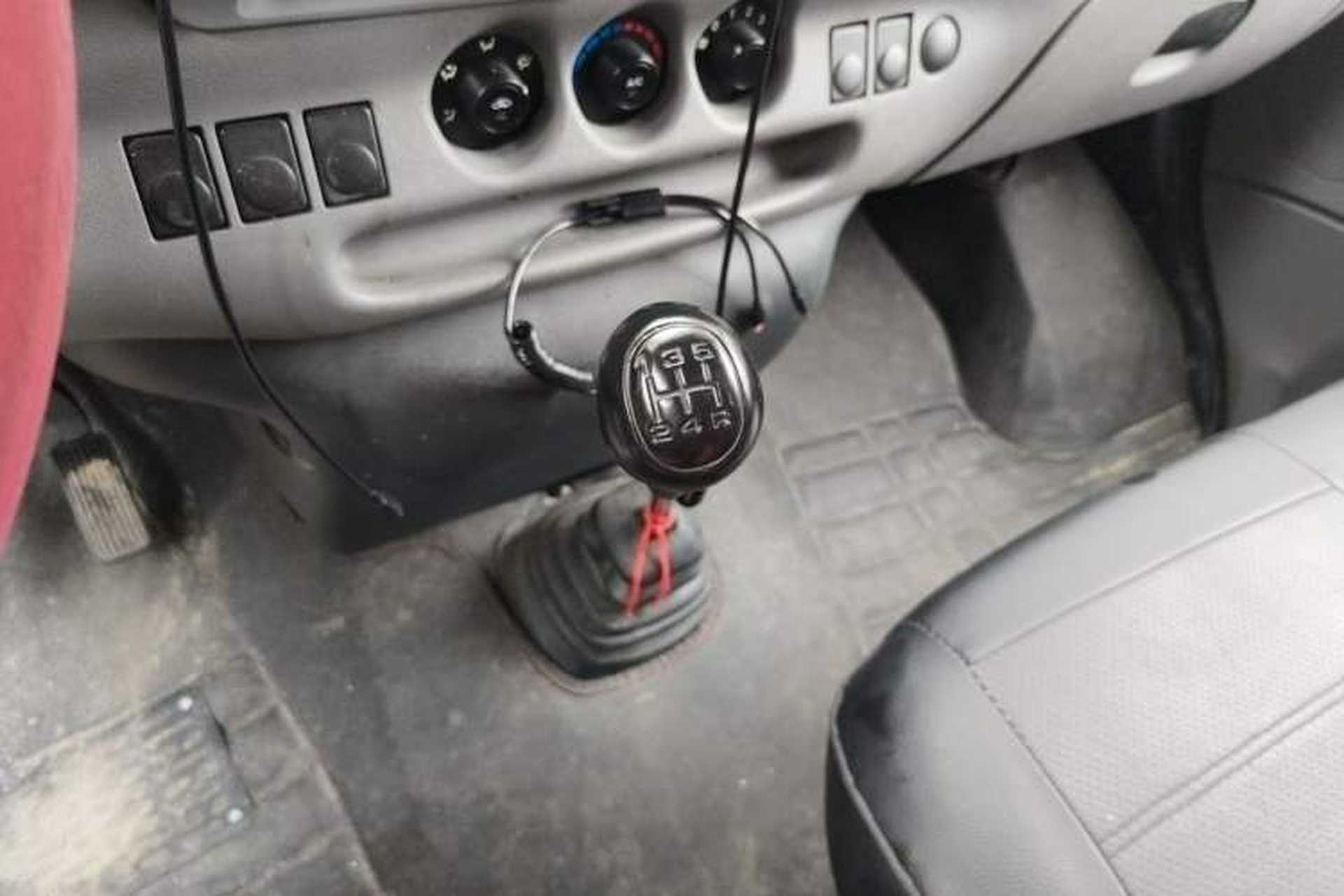 Used Ford Classic Transit 2015 2.8T Diesel Van Long Wheelbase 3-Seater Mid-Roof Long Body – JX493ZLQ4 Gear Lever