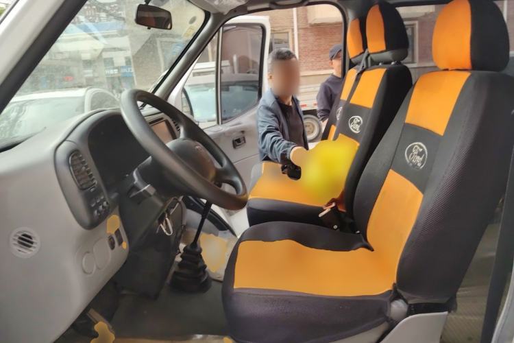 Used Ford Classic Transit 2015 2.4L Gasoline Multi-Function Vehicle Short Wheelbase 6-Seater Mid-Roof Model 4G64S4N Left Front Seat
