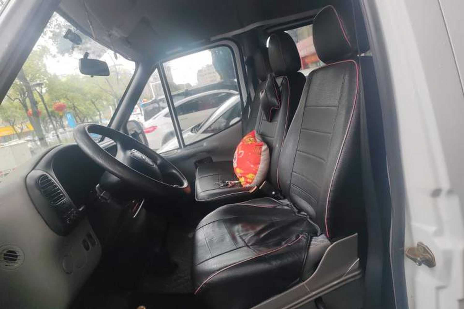 Used Ford Classic Transit 2015 2.8T Diesel Multi-Function Vehicle Short Wheelbase 6-Seater Mid-Roof Edition JX493ZLQ4 Left Front Seat