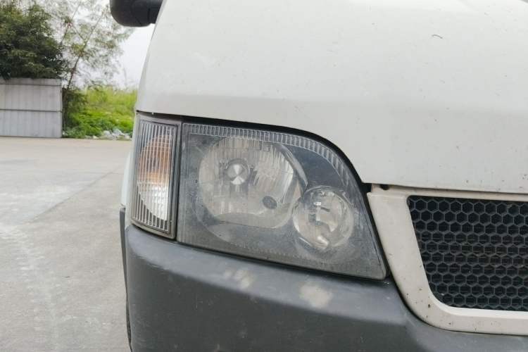 Used Ford Classic Transit 2015 2.8T Diesel Van Long Wheelbase 3-Seater Mid-Roof Long Body – JX493ZLQ4 Right Front Headlight