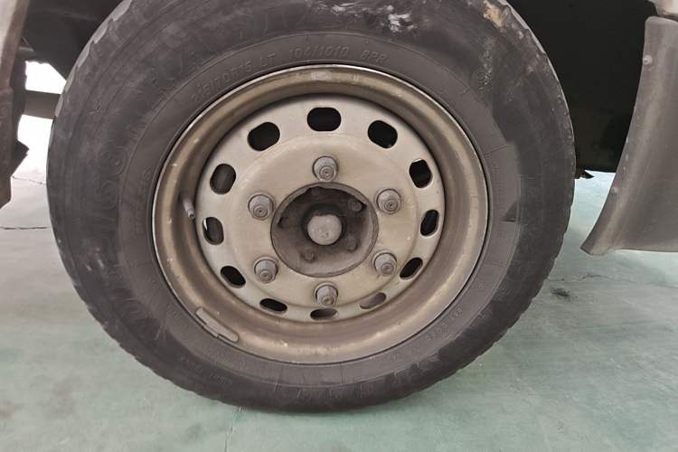 Used Ford Classic Transit  Right Front Wheel Hub