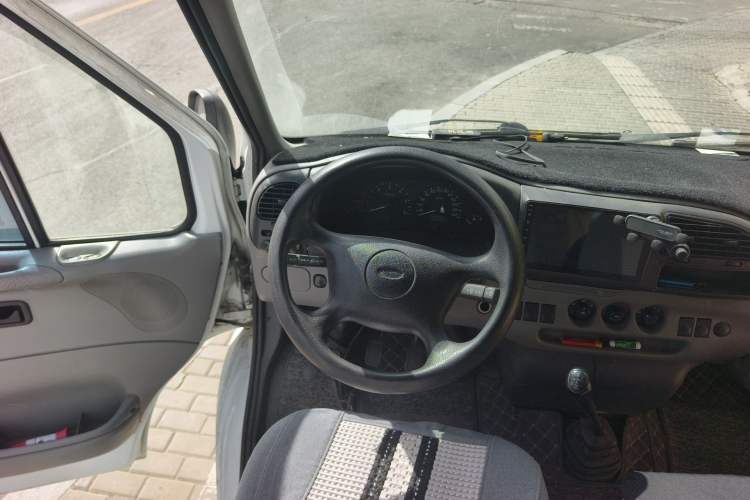 Used Ford Classic Transit 2015 2.8T Diesel Multi-Function Vehicle Short Wheelbase 6-Seater Mid-Roof Edition JX493ZLQ4 Steering Wheel