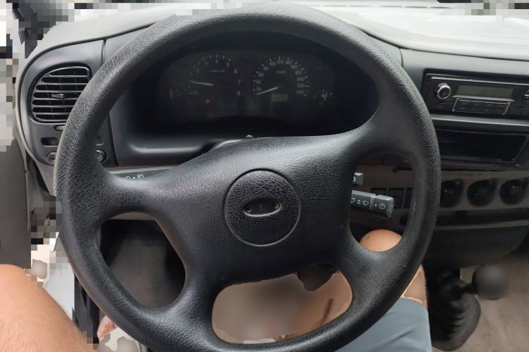 Used Ford Classic Transit 2015 2.4L Gasoline Multi-Function Vehicle Short Wheelbase 6-Seater Mid-Roof Model 4G64S4N Steering Wheel