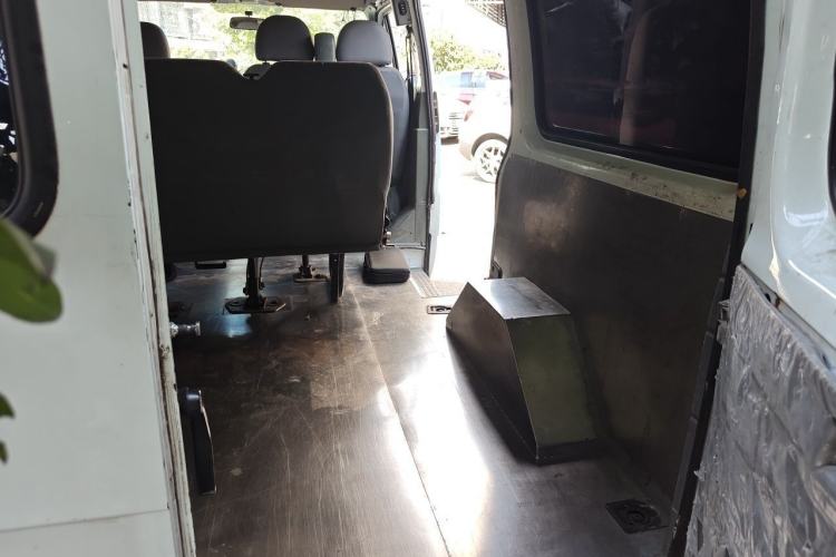 Used Ford Classic Transit 2015 2.8T Diesel Multi-Function Vehicle Short Wheelbase 6-Seater Mid-Roof Edition JX493ZLQ4 Trunk