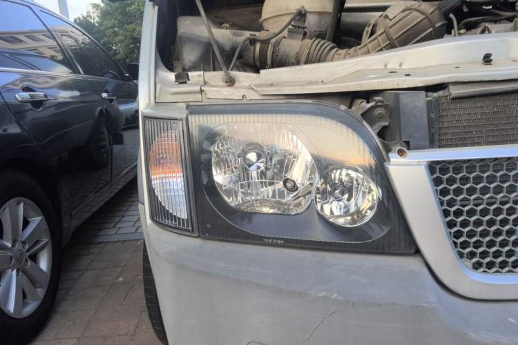 Used Ford Classic Transit 2016 2.8T Diesel Short-Wheelbase 6-Seater Mid-Roof Multifunction Vehicle JX493ZLQ4 Right Front Headlight