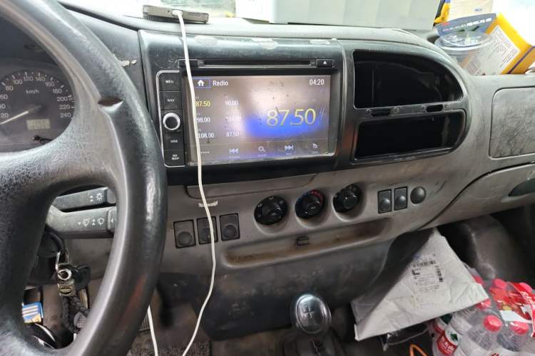 Used Ford Classic Transit 2016 2.8T Diesel Short-Wheelbase 6-Seater Mid-Roof Multifunction Vehicle JX493ZLQ4 Audio And AC Panel