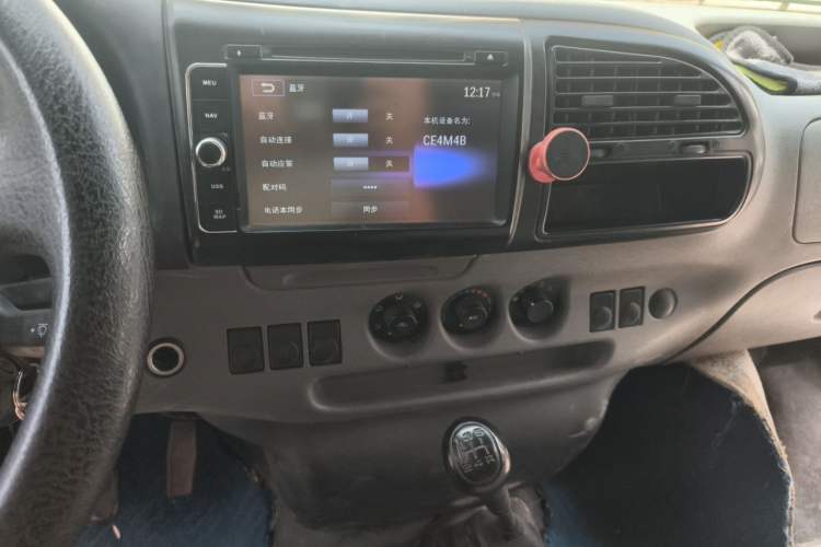 Used Ford Classic Transit 2016 2.4L Gasoline Long-Wheelbase 6-Seater Mid-Height Multi-Function Vehicle 4G69S4N Audio And AC Panel