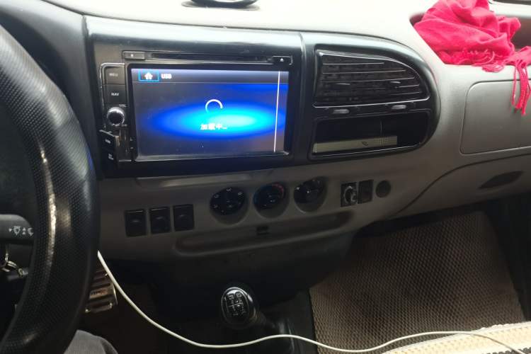 Used Ford Classic Transit 2016 2.8T Diesel Short-Wheelbase 6-Seater Mid-Roof Multifunction Vehicle JX493ZLQ4 Audio And AC Panel
