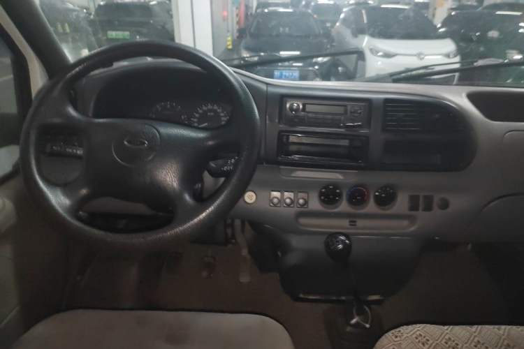 Used Ford Classic Transit 2016 2.8T Diesel Short-Wheelbase 6-Seater Mid-Roof Multifunction Vehicle JX493ZLQ4 Center Console