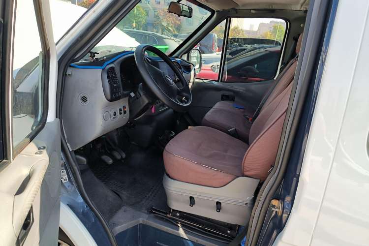 Used Ford Classic Transit 2016 2.8T Diesel Short-Wheelbase 6-Seater Mid-Roof Multifunction Vehicle JX493ZLQ4 Driver Seat