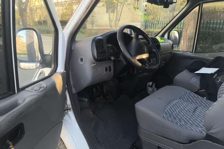 Used Ford Classic Transit 2016 2.4L Gasoline Long Wheelbase 10-Seater Mid-Height Multi-Function Vehicle 4G69S4N Driver Seat