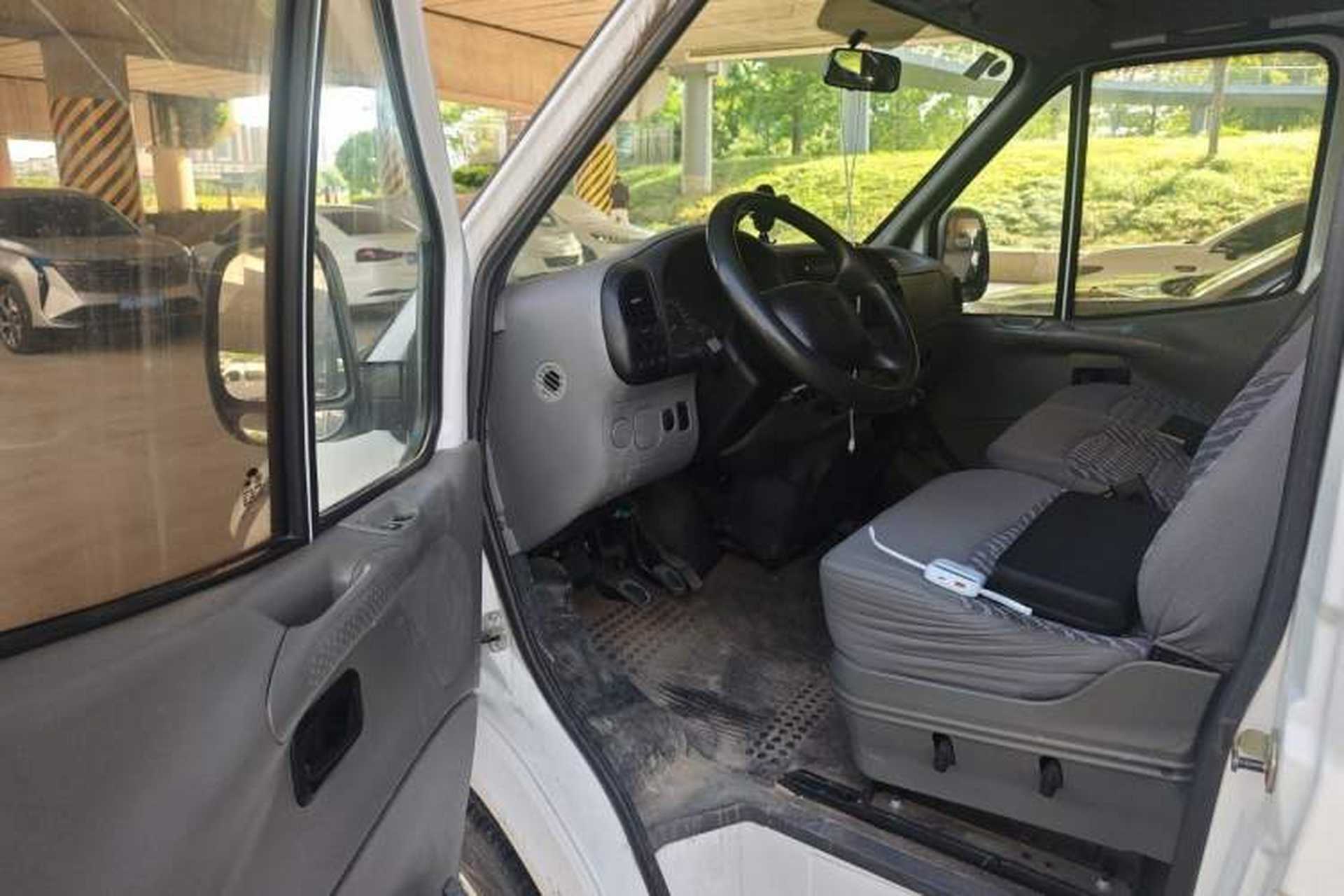 Used Ford Classic Transit 2016 2.8T Diesel Short-Wheelbase 6-Seater Mid-Roof Multifunction Vehicle JX493ZLQ4 Driver Seat