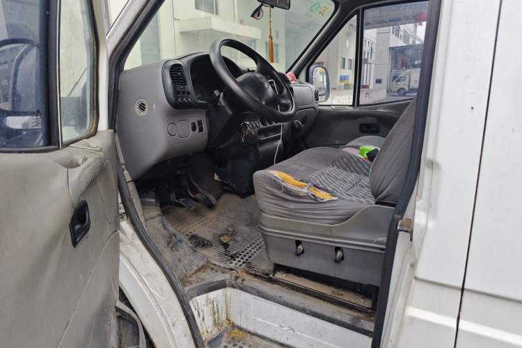 Used Ford Classic Transit 2016 2.8T Diesel Long-Wheelbase 3-Seater High-Roof Van Transporter JX493ZLQ4 Driver Seat
