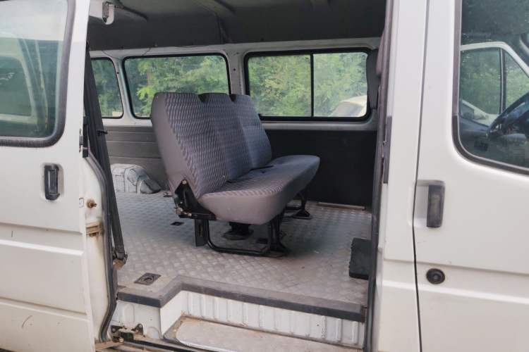Used Ford Classic Transit 2016 2.4L Gasoline Long-Wheelbase 6-Seater Mid-Height Multi-Function Vehicle 4G69S4N Left Rear Seat