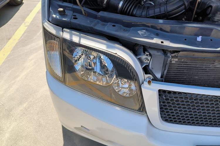 Used Ford Classic Transit 2016 2.8T Diesel Short-Wheelbase 6-Seater Mid-Roof Multifunction Vehicle JX493ZLQ4 Right Front Headlight