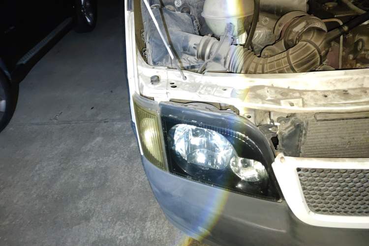 Used Ford Classic Transit 2016 2.8T Diesel Short-Wheelbase 6-Seater Mid-Roof Multifunction Vehicle JX493ZLQ4 Right Front Headlight