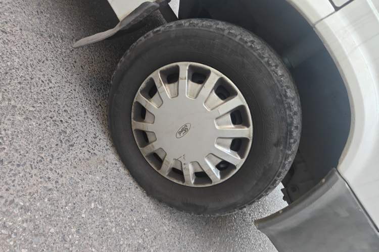 Used Ford Classic Transit  Right Front Wheel Hub