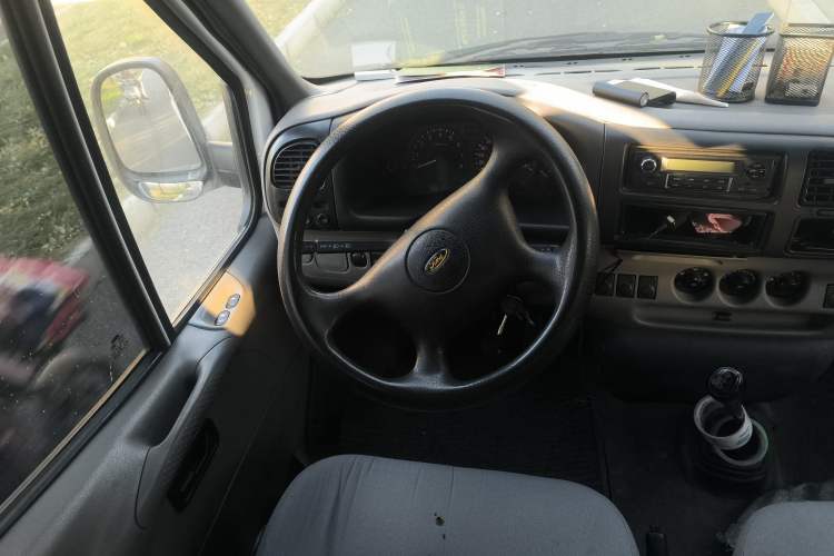 Used Ford Classic Transit 2016 2.4L Gasoline Long Wheelbase 10-Seater Mid-Height Multi-Function Vehicle 4G69S4N Steering Wheel