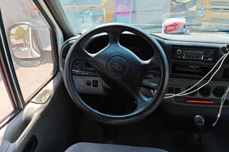 Used Ford Classic Transit 2016 2.8T Diesel Short-Wheelbase 6-Seater Mid-Roof Multifunction Vehicle JX493ZLQ4 Steering Wheel