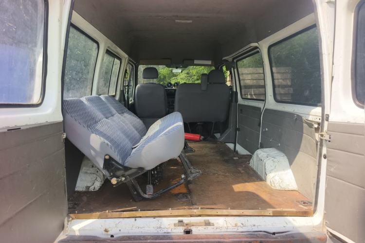 Used Ford Classic Transit 2016 2.4L Gasoline Short-Wheelbase 6-Seater Mid-Roof Multi-Purpose Vehicle 4G69S4N Trunk