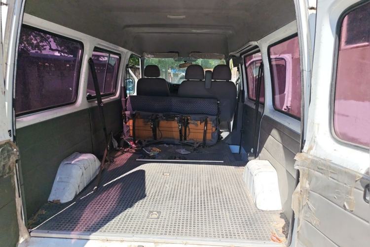 Used Ford Classic Transit 2016 2.4L Gasoline Short-Wheelbase 6-Seater Mid-Roof Multi-Purpose Vehicle 4G69S4N Trunk