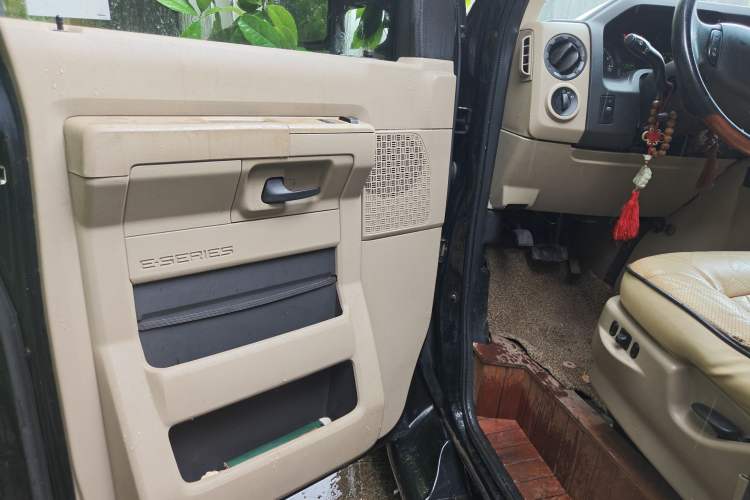Used Ford E350  Driver Seat