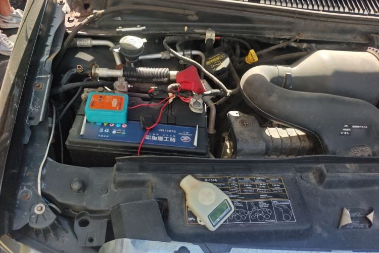 Used Ford E350  Engine Bay Right