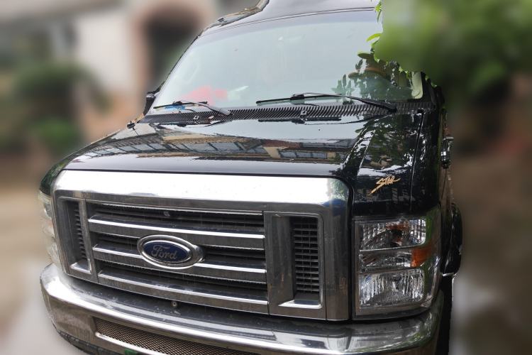 Used Ford E350  Front