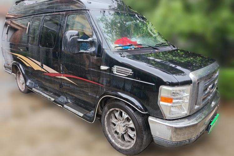 Used Ford E350  Front Right 45 Deg