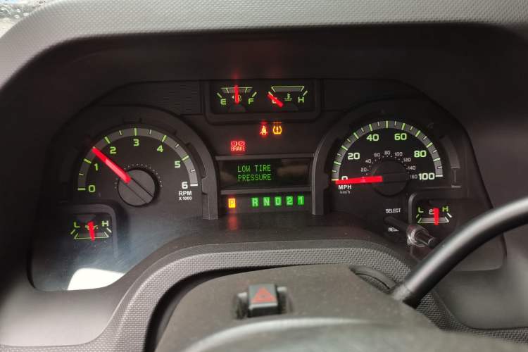 Used Ford E350  Instrument Cluster