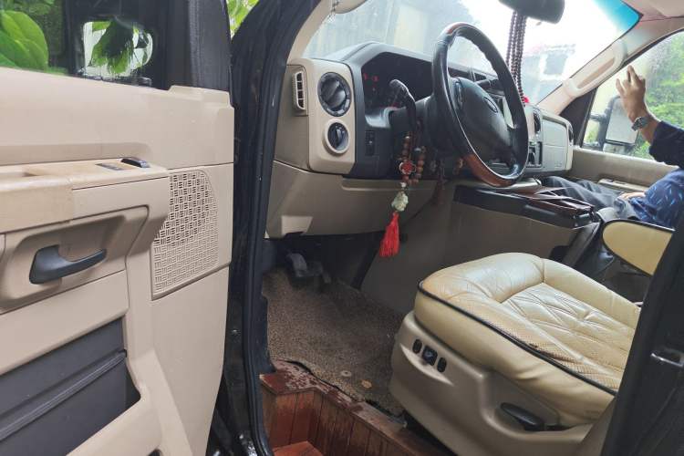 Used Ford E350  Left Front Seat
