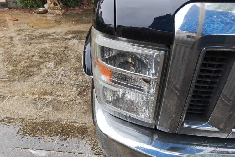 Used Ford E350  Right Front Headlight