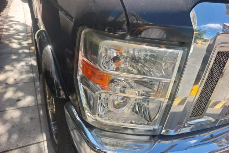 Used Ford E350  Right Front Headlight