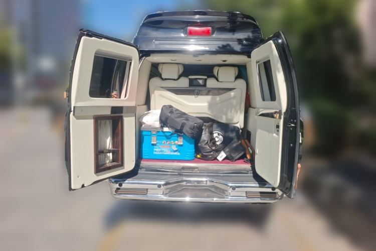Used Ford E350  Trunk