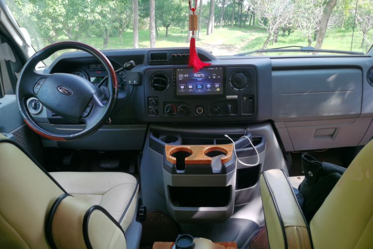 Used Ford E350 2011 5.4L Standard Yacht Edition Center Console