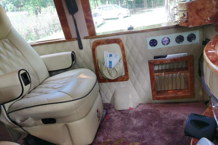 Used Ford E350 2011 5.4L Standard Yacht Edition Left Rear Seat