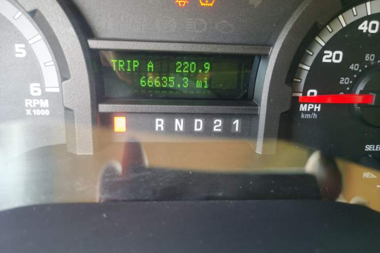 Used Ford E350 2011 5.4L Standard Yacht Edition Odometer Close Up